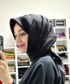 ARMİNE PUANTİYELİ SİYAH JAKAR İPEK EŞARP